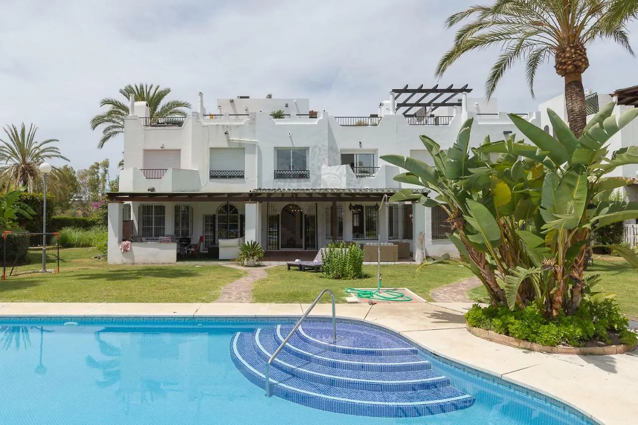 马尔韦利亚Nueva Andalucia Beach House By Dahlia Group别墅 度假居 马尔韦利亚